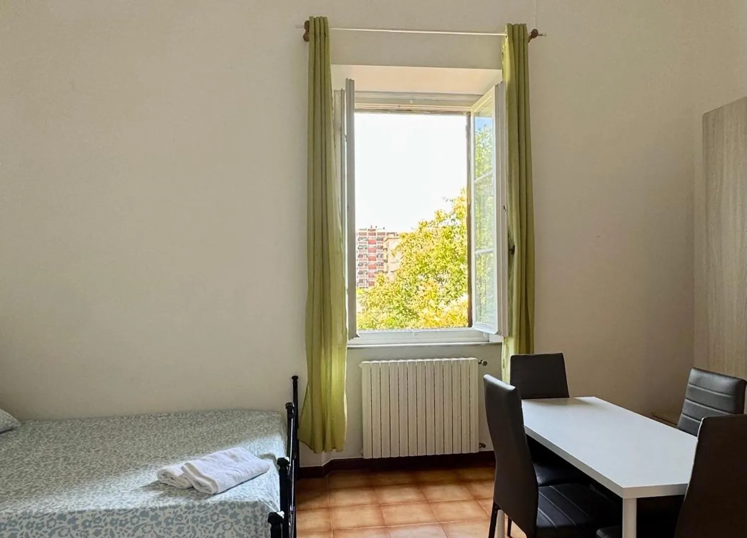 Affittacamere La Stazione 0*, Ливорно Италия